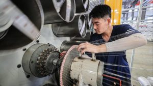 Синдзян се нагрява, спира движението на фона на силно застудяване