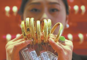 Златото увеличава рекордния аванс на залозите за безопасно убежище