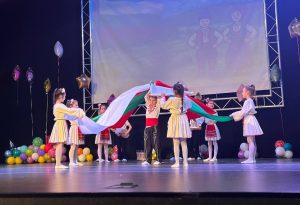 Годишният концерт на ДГ „Чучулига“ изпълни Канев център с много музика и настроение