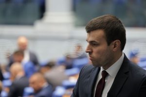 От “Възраждане” определиха поведението на Росен Христов, Деница Златева и Владимир Малинов при изслушването за сделката с “Боташ” като “нагло” и “арогантно”