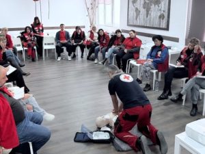 112 ПСИХОЛОЗИ, ДОБРОВОЛЦИ НА БЪЛГАРСКИЯ ЧЕРВЕН КРЪСТ, ПРЕМИНАХА ОБУЧЕНИЕ ПО ПЪРВА ПСИХОЛОГИЧНА ПОМОЩ
